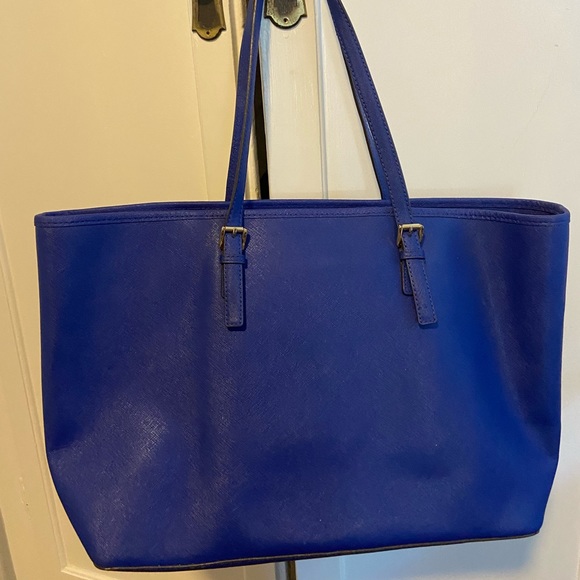 Michael Kors Jet Set Travel Tote - Picture 3 of 5